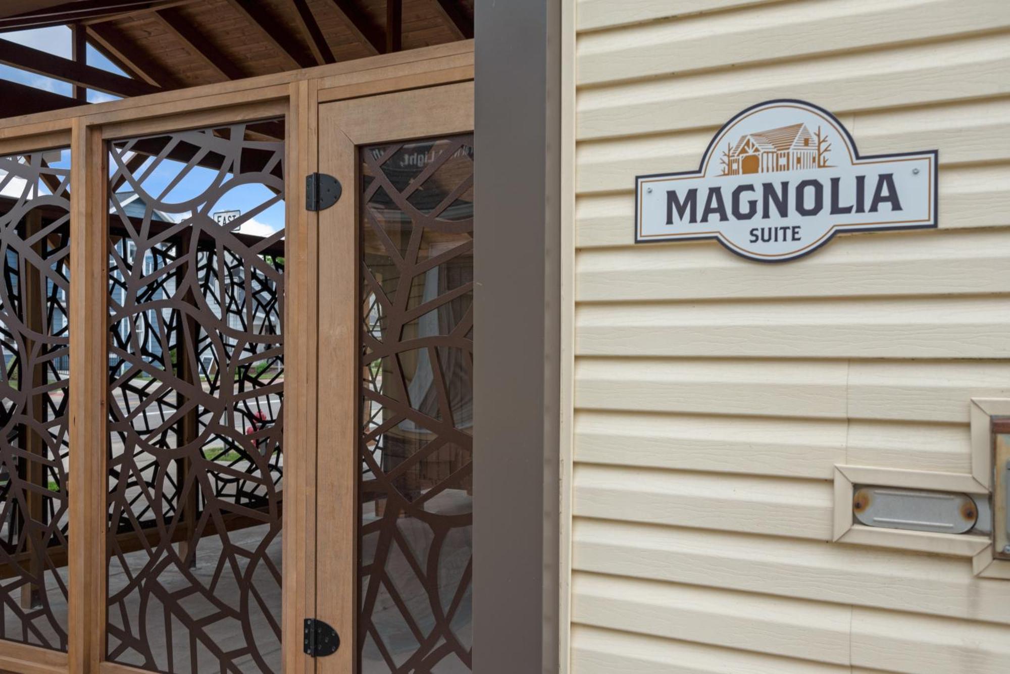 Magnolia Suite - Main Street Lodge In Берлин Экстерьер фото